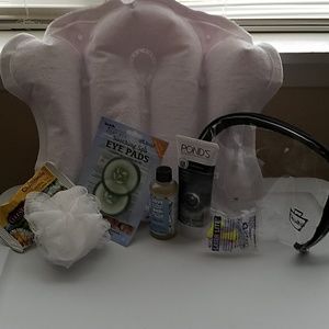 Pampering kit w/coconut h20 mimosa Flower wash